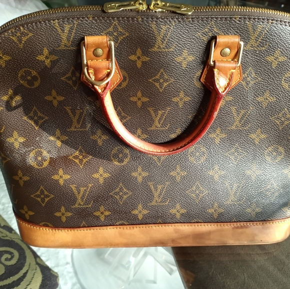 Louis Vuitton Bag - Picture 2 of 12